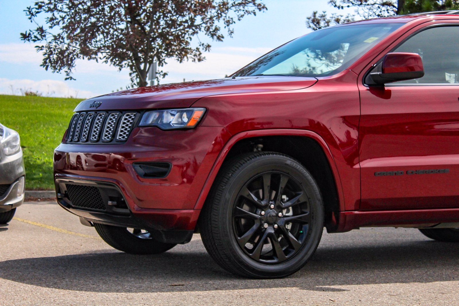 Certified Pre Owned 2019 Jeep Grand Cherokee Laredo Altitude 4X4 4WD 