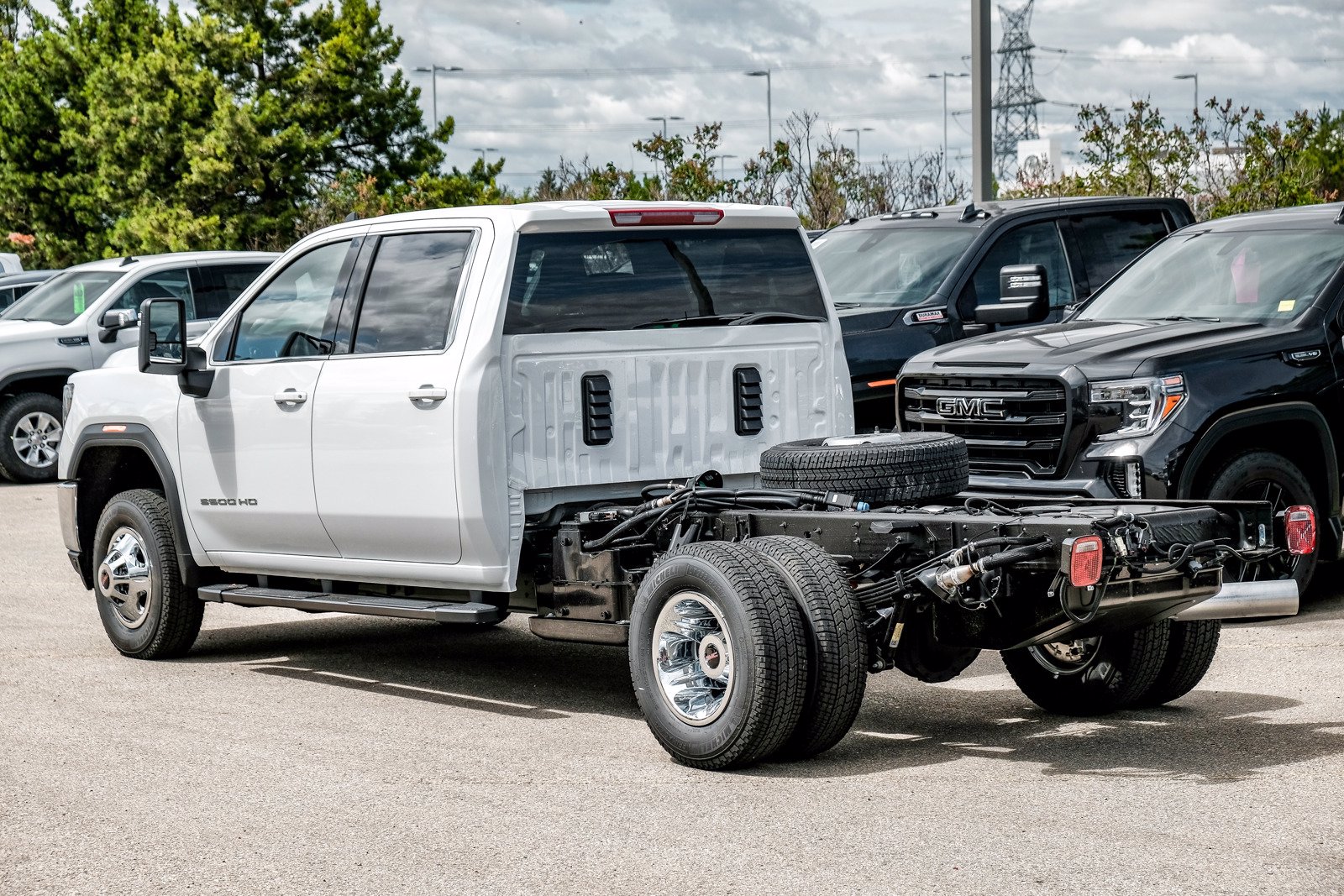 New 2020 Gmc Sierra 3500hd Cc Sle 4wd Crew Cab Chassis Cab