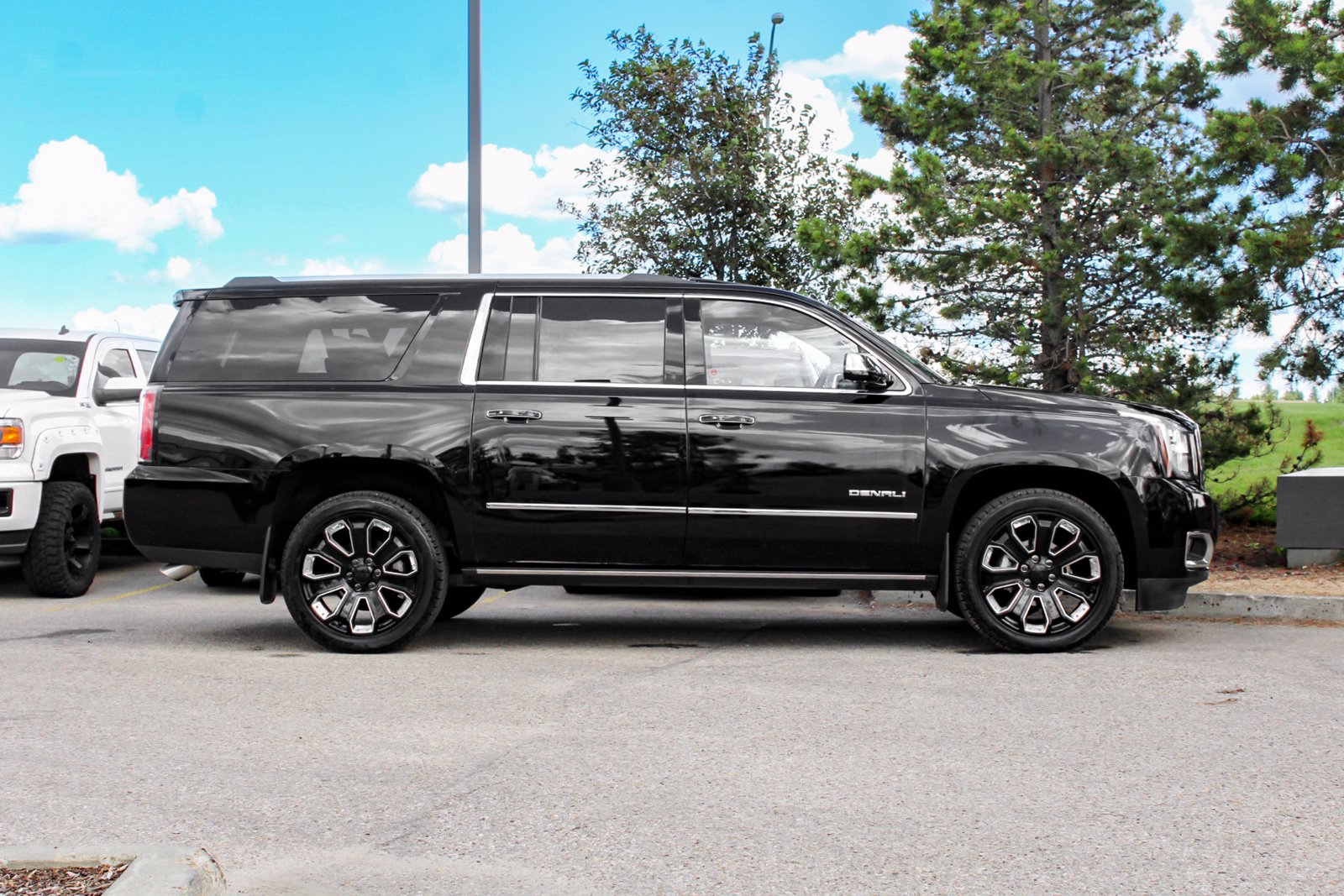 Certified Pre-Owned 2019 GMC Yukon XL Denali Ultimate 6.2L AWD Sport ...