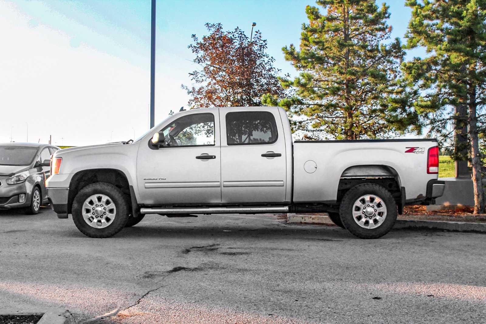 Pre-Owned 2011 GMC Sierra 2500 HD SLE Convenience 6.0L Z71 4WD Crew Cab ...